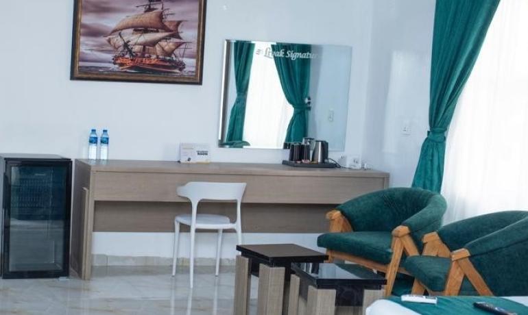 Super Executive Suite